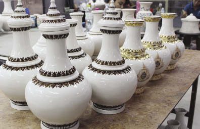 คนโทนํ้าอภิเษก โรงโอ่งเมืองราชบุรี