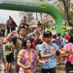 สงกรานต์ กรุงเก่าเริ่มแล้ว! นำช้างเพ้นท์ลายดอกร่วมเล่นสาดน้ำกับนักท่องเที่ยว
