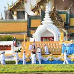ริ้วขบวนเชิญ คนโทน้ำอภิเษก ไปวัดสุทัศนฯ เตรียมทำพิธีเสกน้ำเวลา 17.19 น.