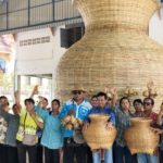 ฮือฮาตะข้องยักษ์ดักทรัพย์! สมภารเล่าฝันเห็นสาวชุดไทยสไบเขียว แห่ส่องเลขตะเคียนทอง(คลิป)