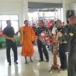 เจิมเองกับมือ! หลวงพี่ จับใบดำใบแดง เสียงเชียร์ลั่น เจอแจ็กพอตถึงกับเข่าทรุด