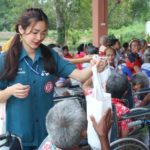 ป่อเต็กตึ๊ง สืบสานประเพณีสงกรานต์สร้างสุข มอบของขวัญผู้สูงอายุสถานสงเคราะห์