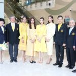 มูลนิธิป่อเต็กตึ๊ง ถวายแจกันดอกไม้ ลงนามถวายพระพร พระราชินีในรัชกาลที่ 9