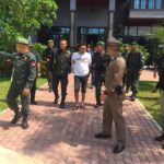 ตำรวจ-ทหาร บุกจับอดีตผู้ใหญ่บ้านนายทุนค้ายา ยึดทรัพย์บ้านหรู-ร้านเหล้า กว่า 100 ล้าน
