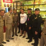 ตำรวจ-ทหาร บุกจับอดีตผู้ใหญ่บ้านนายทุนค้ายา ยึดทรัพย์บ้านหรู-ร้านเหล้า กว่า 100 ล้าน