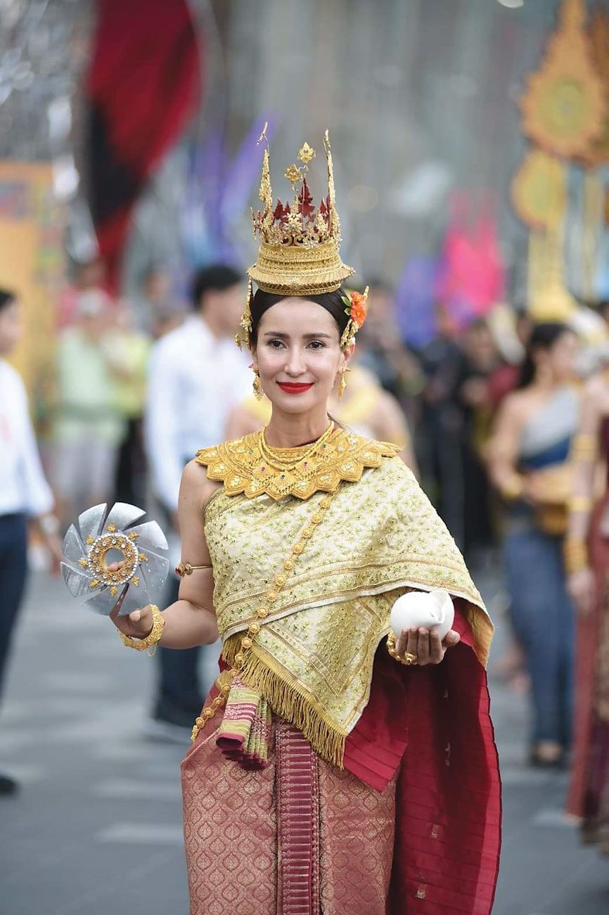 2นางเอก‘นางสงกรานต์’ ไอคอนสยาม-คิงเพาเวอร์