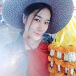ส่องนางฟ้าพวงมาลัย แยกไฟแดงที่อุบลฯ บอกอย่าอายทำกินอย่าหมิ่นเงินน้อย