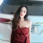 พริตตี้สาวสวยคนดัง น้ำใจงาม ช่วยหนุ่มเป็นลมชัก กลางถนน พาส่งรพ.
