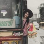 ส่องนางฟ้าพวงมาลัย แยกไฟแดงที่อุบลฯ บอกอย่าอายทำกินอย่าหมิ่นเงินน้อย