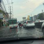เจอฝนถล่มกรุงซู่เดียว! ถนนแจ้งวัฒนะท่วมแล้ว รถติดหนึบ จับตาตกซ้ำ