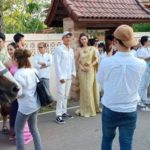 จั๊กจั่น เผยภาพไปทำบุญ ร่วมเฟรมเดอะแก๊งนางเอก คนแห่โฟกัส แมท-สงกรานต์ ข้างหลัง