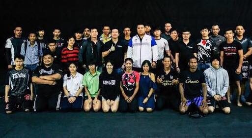 มวยกรงสมัครเล่น