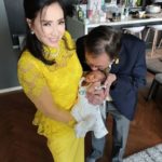 ทำงานเป็นทีม! ป๊อก โพสต์ ย่าอุ้ม-ปู่ฟัด น้องมีญ่า แถม'มีก้า'ให้โชค จนต้องเรียกอาจารย์
