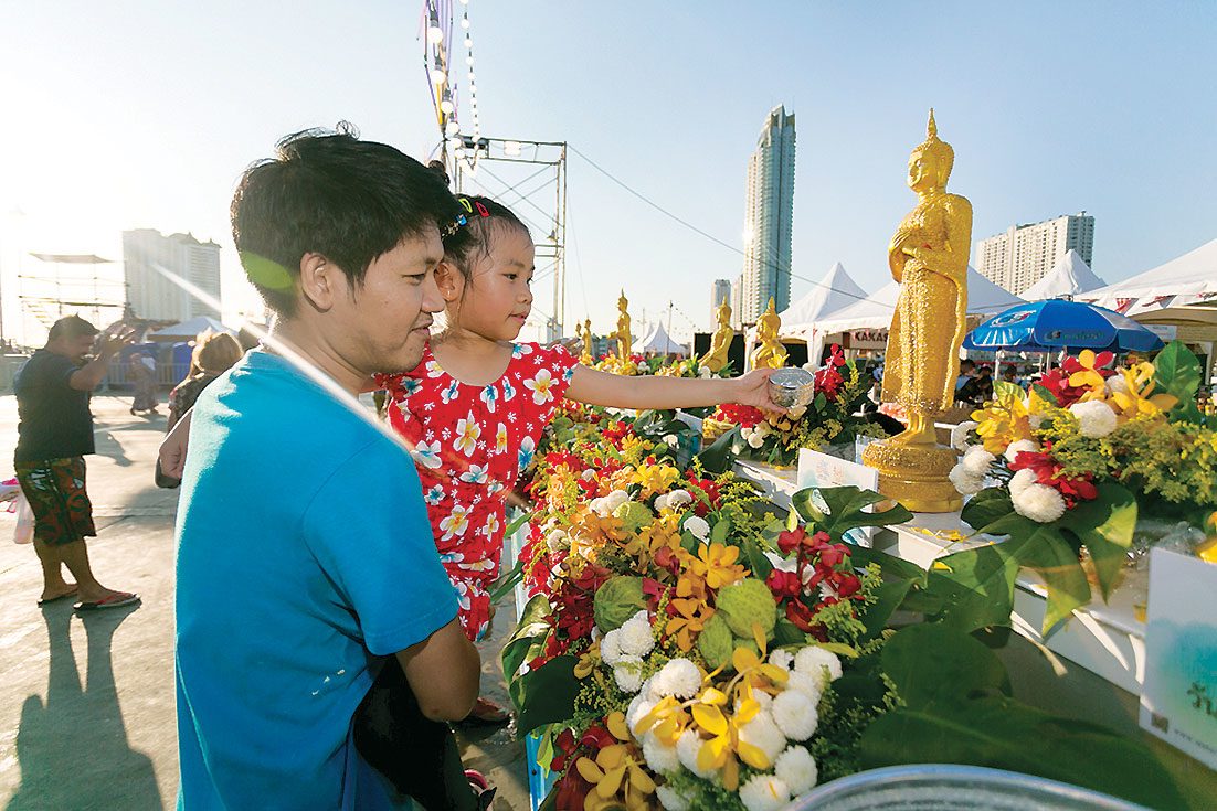 สงกรานต์กรุง จัดใหญ่ 9 ท่าน้ำ