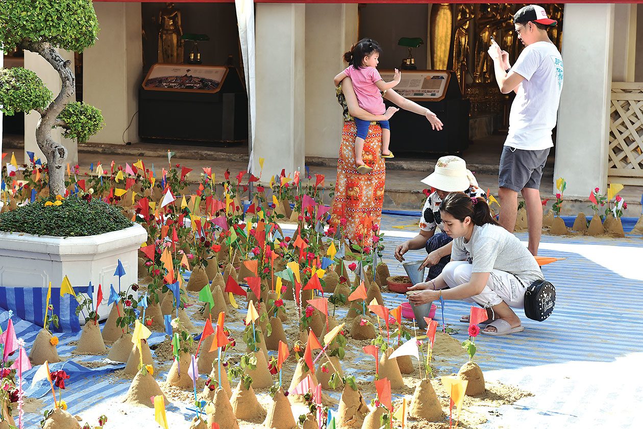สงกรานต์กรุง จัดใหญ่ 9 ท่าน้ำ