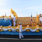 นายกฯ เป็นประธานประกอบพิธีเสกน้ำพระพุทธมนต์  ก่อนเชิญไปยังวัดพระแก้วพรุ่งนี้