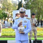 นายกฯ เป็นประธานประกอบพิธีเสกน้ำพระพุทธมนต์  ก่อนเชิญไปยังวัดพระแก้วพรุ่งนี้