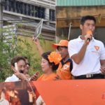 ธนาธร ขอบคุณชาวนครปฐม เชื่อใจอนาคตใหม่ จนล้มยักษ์คว้าเก้าอี้ ส.ส. ในจังหวัด