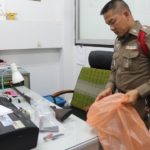 พ่อตาสุดทน! ยิงลูกเขยดับ เผยนิสัยชอบด่าชูนิ้วกลาง ขู่จะล้างโคตร ถือขวานมาฆ่า