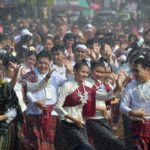 แห่ร่วมอัญเชิญ หลวงพ่อพระใส ประดิษฐานบนพระอุโบสถวัดโพธิ์ชัย ปิดฉากงานสงกรานต์หนองคาย