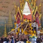 แห่ร่วมอัญเชิญ หลวงพ่อพระใส ประดิษฐานบนพระอุโบสถวัดโพธิ์ชัย ปิดฉากงานสงกรานต์หนองคาย