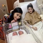 น้องมีก้า น้องมีญ่า ฮอต! เหล่าคนดังตบเท้าเยี่ยมไม่ขาดสาย-พ่อป๊อก แม่มาร์กี้ ยิ้มไม่หุบ