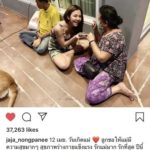 จ๊ะ อาร์สยาม กำเงินก้อนโตให้แม่วันเกิด ควง แจ๊ค รดน้ำดำหัวขอพร