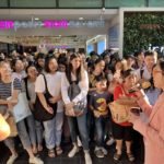 ฟ้าแห่กรี๊ด ธนาธร ลั่นสยาม ต่อแถวรอเซลฟี่แน่น ยันพร้อมทุ่มเท ยึดมั่นอุดมการณ์ (คลิป)