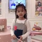 เอ็นดู น้องมะลิ ไม่ยอมตกเทรนด์แฟชั่นผมเปีย อดทนหลับคาเก้าอี้-แลกความสวย