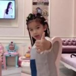 เอ็นดู น้องมะลิ ไม่ยอมตกเทรนด์แฟชั่นผมเปีย อดทนหลับคาเก้าอี้-แลกความสวย