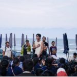 โตโน่ นำทีมลุยเก็บขยะที่ชายหาดชะอำ ประชาชนร่วมเป็นจิตอาสากว่า 400 คน