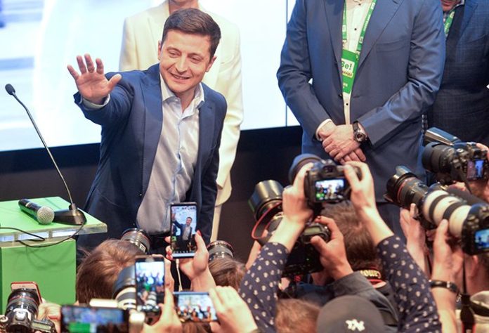 ดาวตลกชนะเลือกตั้งผู้นำยูเครน