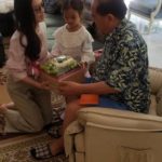 แม่แอฟ จูง น้องปีใหม่ รดน้ำสงกรานต์ เผยคำพูดคุณปู่ หลังชาวเน็ตเชียร์ให้เมตตา!