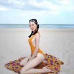 เลียนแบบดารากัน! 12 เทคนิคโพสท่าริมชายหาด กับตัวแม่บิกินี่ลีลาแซ่บ