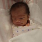 ป๊อก เล่าโมเมนต์กล่อม ‘มีญ่า’ ลูกสาว หลับคาอ้อมแขน-แทบกรี๊ดทำสำเร็จครั้งแรก!