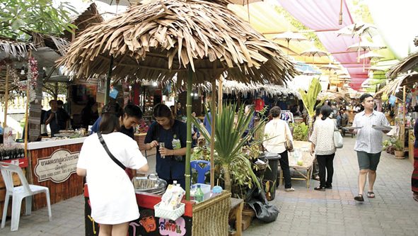 เที่ยว‘กาดวิถีชุมชนคูบัว’ อุดหนุนชาวไท-ยวนแห่งราชบุรี