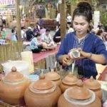 เที่ยว‘กาดวิถีชุมชนคูบัว’ อุดหนุนชาวไท-ยวนแห่งราชบุรี