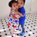 เอ็นดู สายฟ้า-พายุ รดน้ำขอพร พ่อน็อต-แม่ชม คุณย่า-คุณยาย  ชุลมุนแต่น่ารักมาก(คลิป)