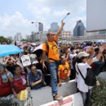 'ภูมิธรรม' ให้กำลังใจ 'ธนาธร' หวั่นเกิดภาพซ้อนอดีต ก่อความขัดแย้งให้ประเทศ