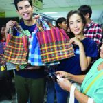 ‘แต้ว-เต๋อ’นำทีมนักแสดง‘รักจังเอย’พบแฟนๆ กิจกรรม‘แจกถุงผ้าใส่ยา’ที่ร.พ.พระมงกุฎเกล้า