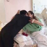 วินาทีแรกพบ! หนุ่ม ศรราม บินกลับไทย โผจูบรับขวัญลูกสาว-เมีย เอ็นดู วีจิ ยิ้มรับปาป๊า(คลิป)
