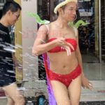 เปิดภาพมุมสูง ผู้คนหลั่งไหล แห่เล่นน้ำสงกรานต์สีลมวันแรก สุดคึก  คนแน่นถนน