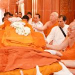 สังฆราชกัมพูชา นำชาวพุทธ2แผ่นดิน เปลี่ยนผ้าไตรสรีระ หลวงปู่สรวง เทวดาเดินดิน