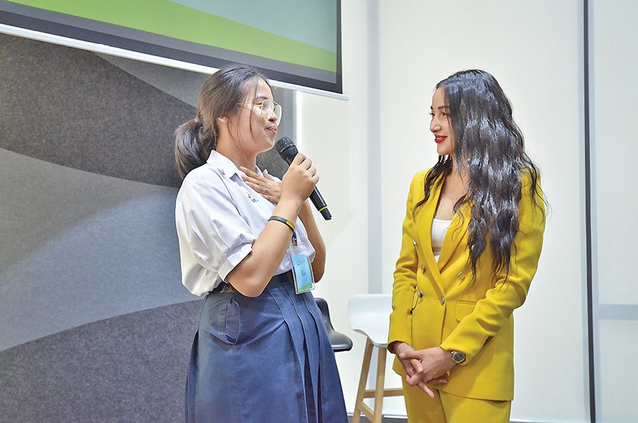 ‘แพท’ถ่ายทอดประสบการณ์ชีวิตสู่น้องๆ
