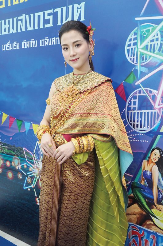 ‘ใบเฟิร์น’ตวัดพู่กันทำแฟนคลับตะลึง