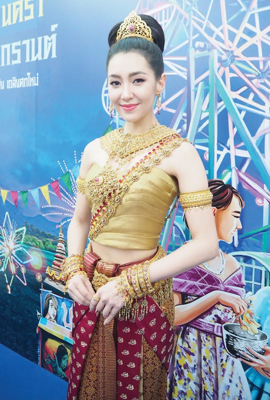 ‘เบลล่า’ชี้ถ่มน้ำลาย‘พิไล’ยังน้อย