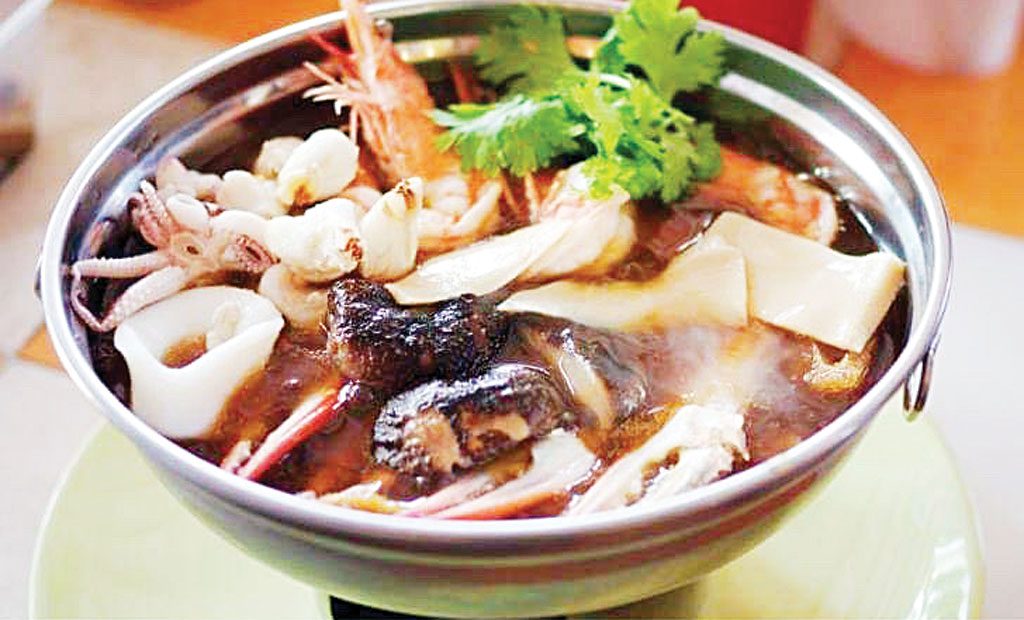 ไต๋ตง เลิศรส-ครบเครื่อง อาหารเหลาไทย-จีน