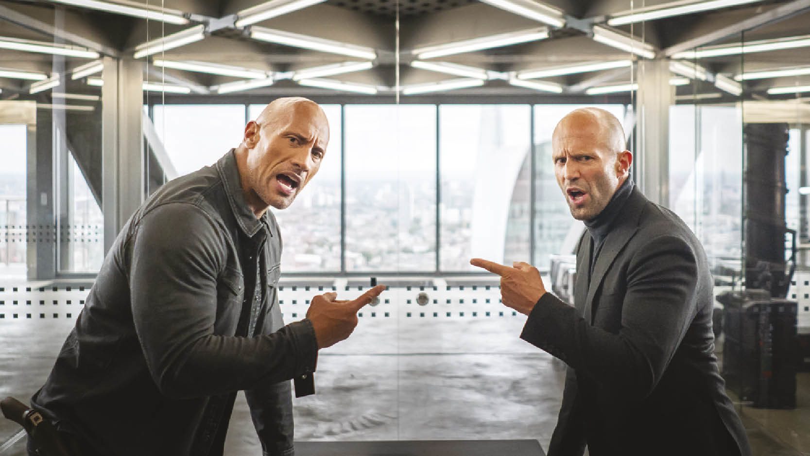 Fast & Furious หนังภาคแยก-‘จอห์นสัน’ปะทะ‘สเตแธม’ : สกู๊ปบันเทิง