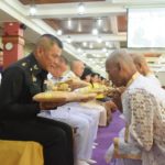 คนฝั่งธนบุรี อุปสมบท 305 รูป เฉลิมพระเกียรติ ในหลวง ร.10