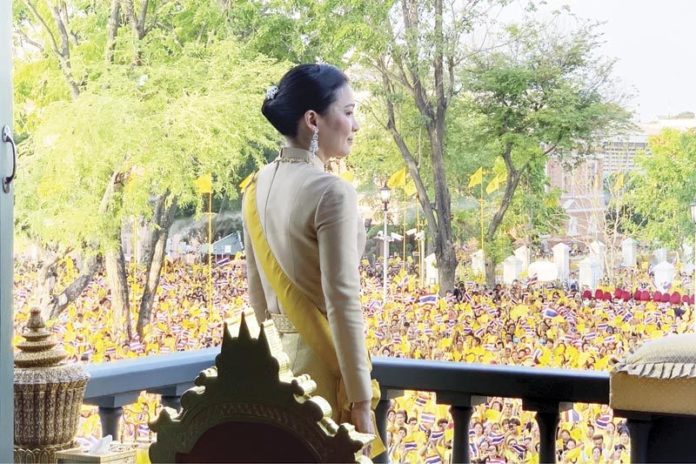 ชาวไทย-เทศปลื้มปีติ วันแห่งประวัติศาสตร์ : สตรี